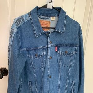 Men’s Levi’s button up jean jacket